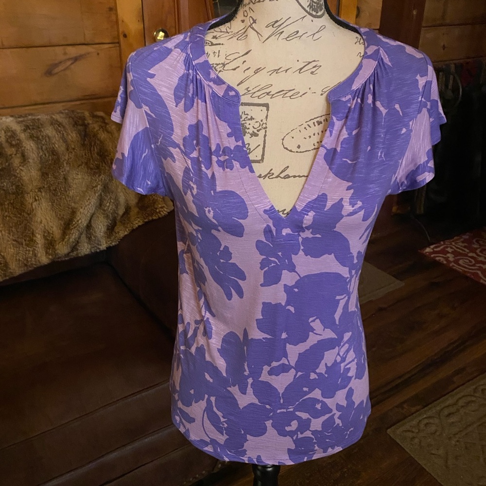 White House Black Market Outlet Lavender Floral Blouse